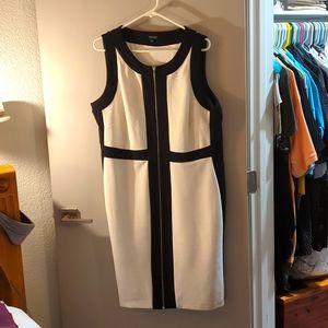 Black and white front zip sheath dress, size 16W Spense Woman